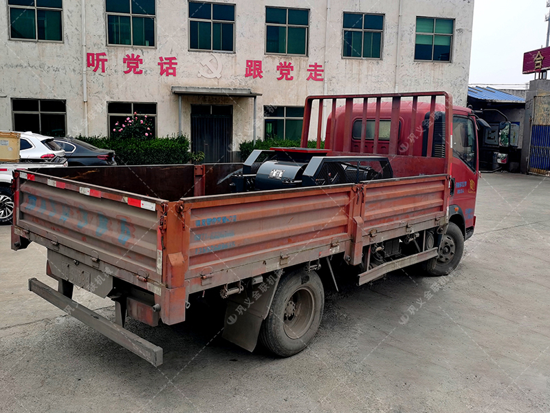 2PG610X400對輥破碎機發(fā)貨圖片_發(fā)往湖北十堰_破碎鵝卵石 2PG610X400對輥破碎機發(fā)貨圖片_發(fā)往湖北十堰_破碎鵝卵石